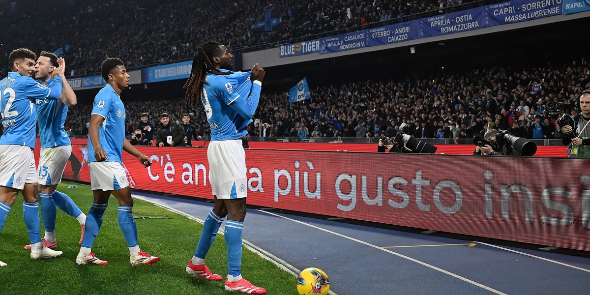 Laser negli occhi, petardi e cori beceri: Giudice Sportivo su Napoli-Juve