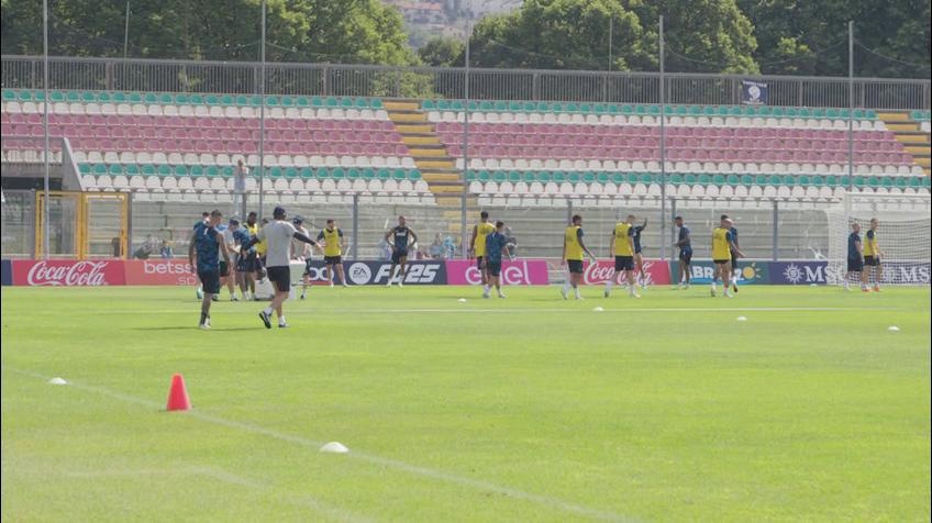Tegola Napoli, infortunio per Neres
