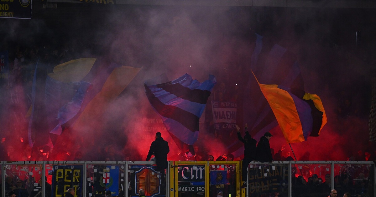 Ordigni esplosivi contro la polizia: Daspo di un anno ai tifosi dell'Inter