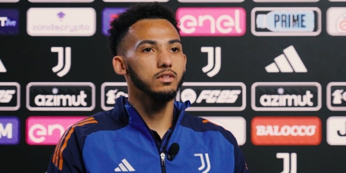 Kelly: “Bravo da centrale e terzino, decide Motta. Juve-Inter? Sono informato”