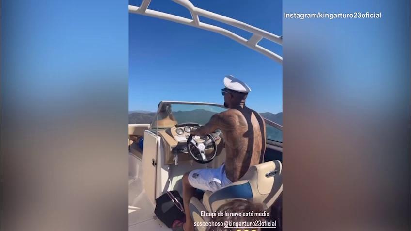 Capitan Vidal al timone della nave