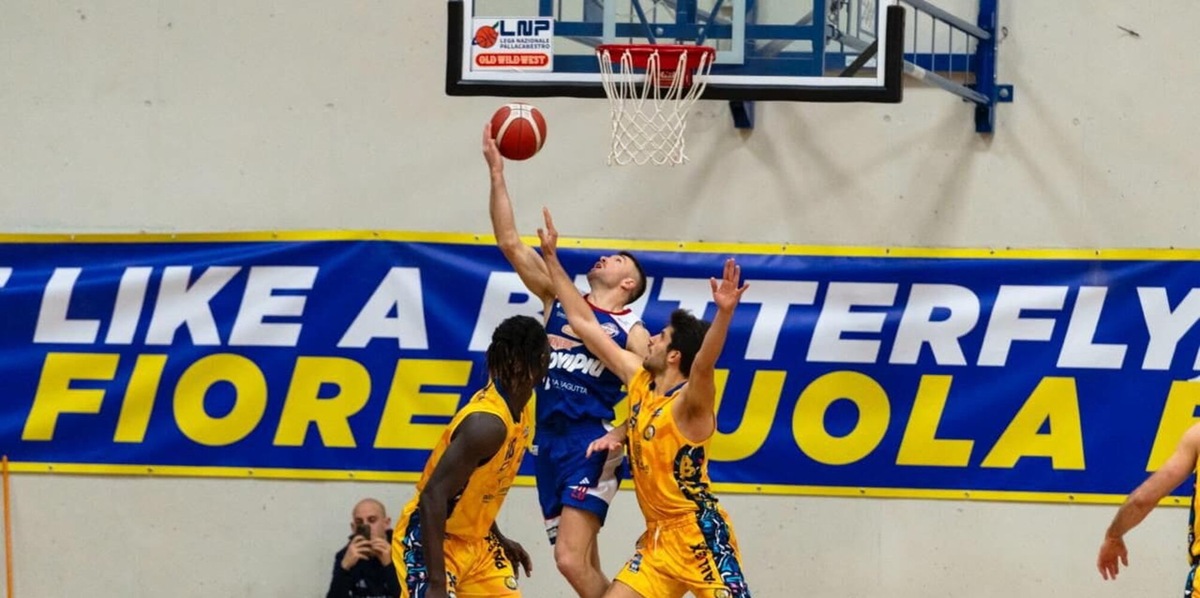 La Novipiù Monferrato Basket resiste nel finale e passa contro i Bees