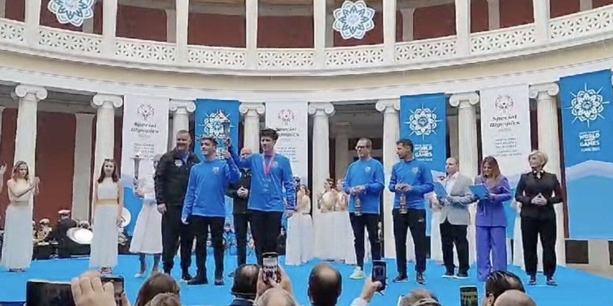 Special Olympics di Torino:  Andrea Spezzano tedoforo per le strade di Atene
