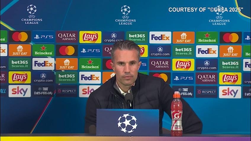 Van Persie ha dei dubbi: "Il rigore del 2-1 non m isembra..."
