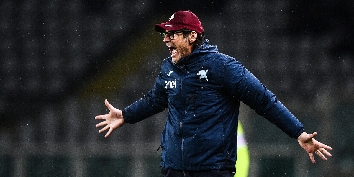 Toro, Vanoli show: dirige la squadra e pure i tifosi
