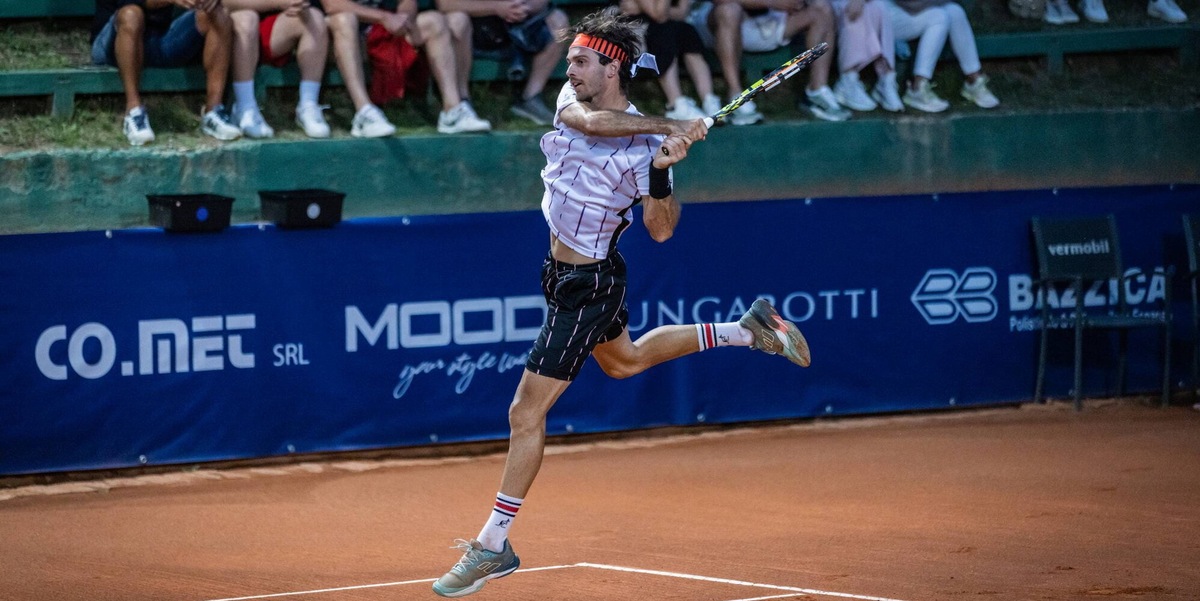 Tennis: Edoardo Lavagno torna ad allenarsi ai Ronchiverdi con coach Laurent Bondaz