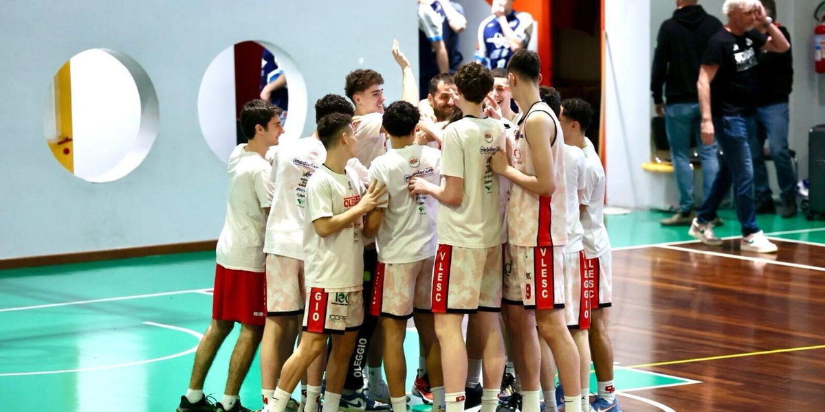 Oleggio Magic Basket, splendida vittoria contro Quarrata e playoff assicurati