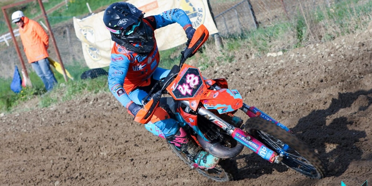 Il moto club Alfieri monopolizza i podi nel weekend tra Regionale enduro, motocross e supermoto