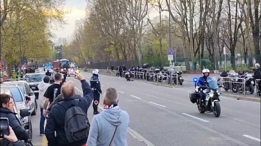 Milan-Inter, i pullman arrivano al "Meazza"