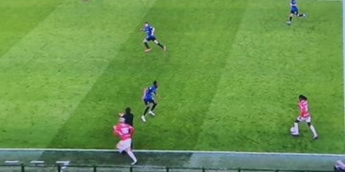 Inzaghi, ci risiamo: talmente fuori che Theo deve dribblarlo…