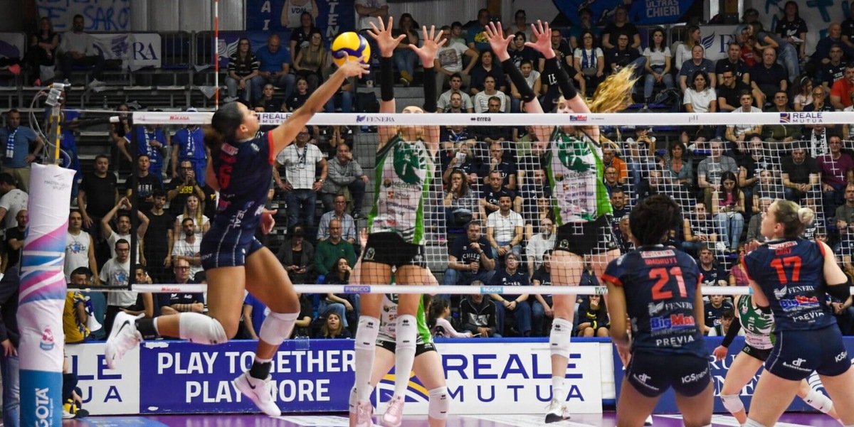 La Reale Mutua Fenera Chieri ’76 cede al tie-break a Vallefoglia che si qualifica alla CEV Challenge Cup