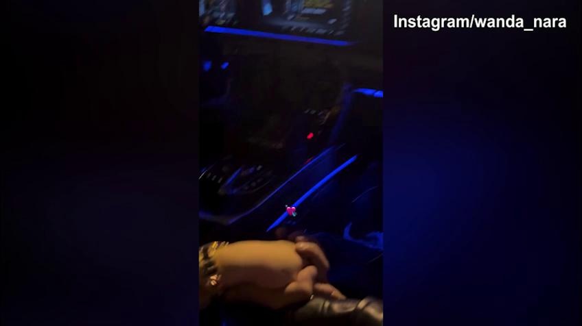 Wanda Nara e L-Gante, mano nella mano in auto: sabato d'amore per la coppia