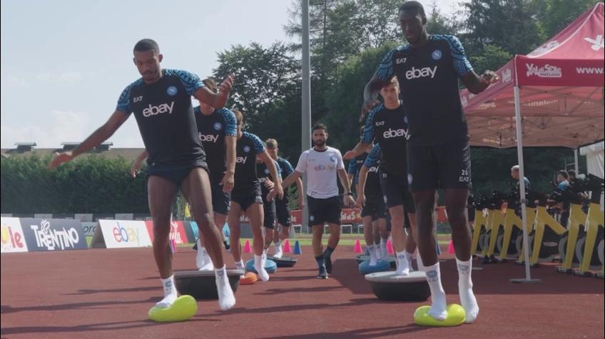 Napoli, lesione muscolare per Juan Jesus