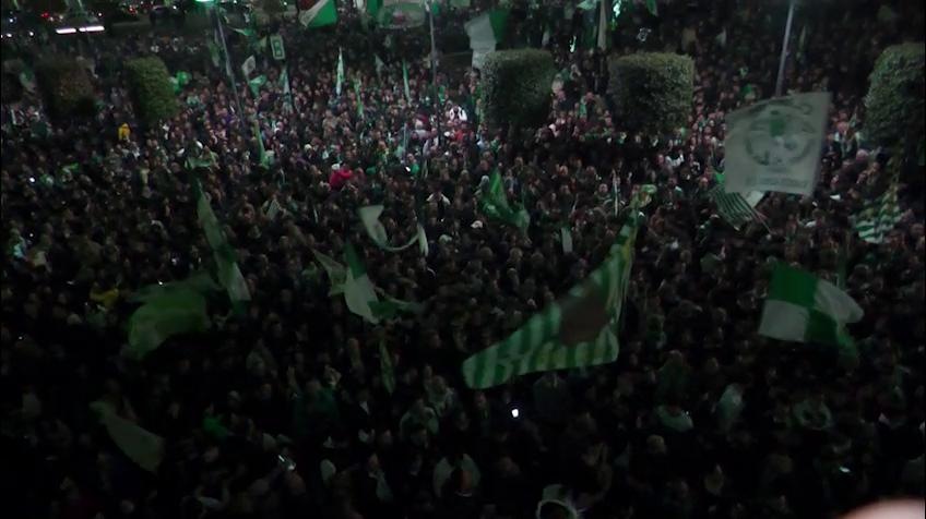 Avellino, esplode la gioia in città per il ritorno in Serie B