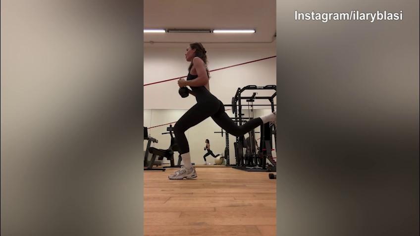 Domenica mattina di lavoro per Ilary Blasi: eccola in palestra