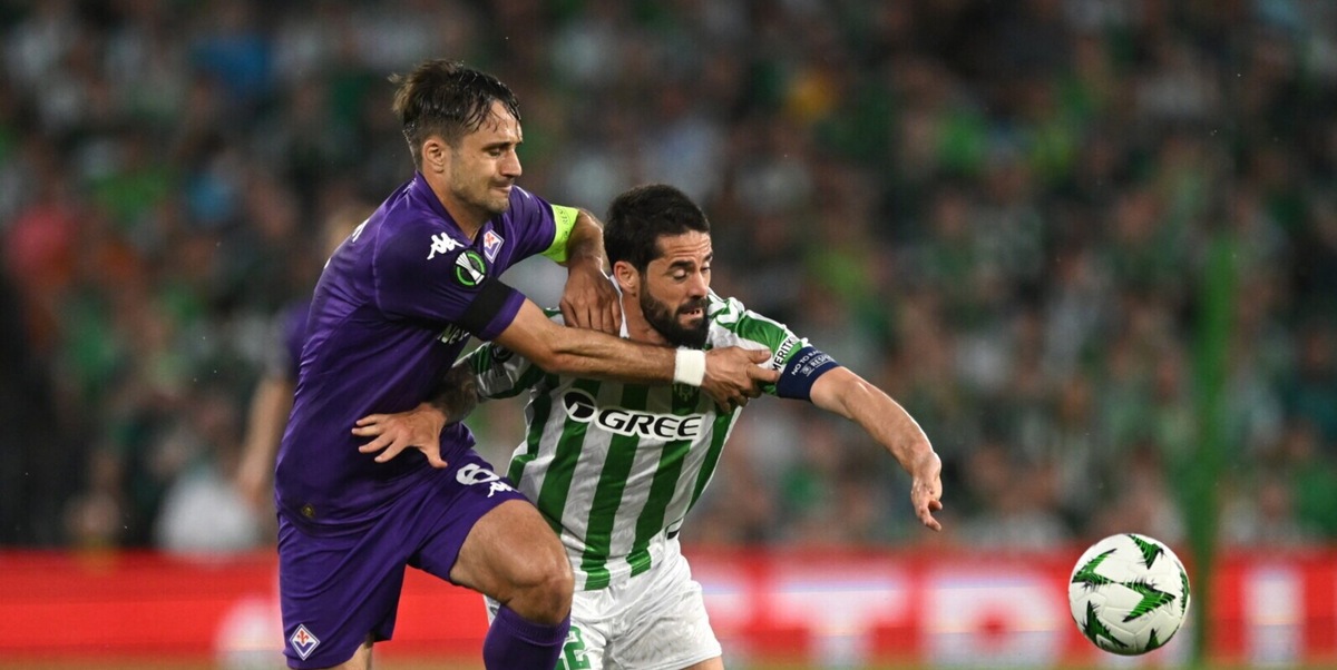 In Conference League è ancora Italia-Spagna: Fiorentina, solo la vittoria contro il Betis