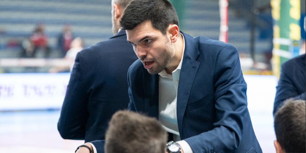 Cantù promuove Zingoni primo allenatore
