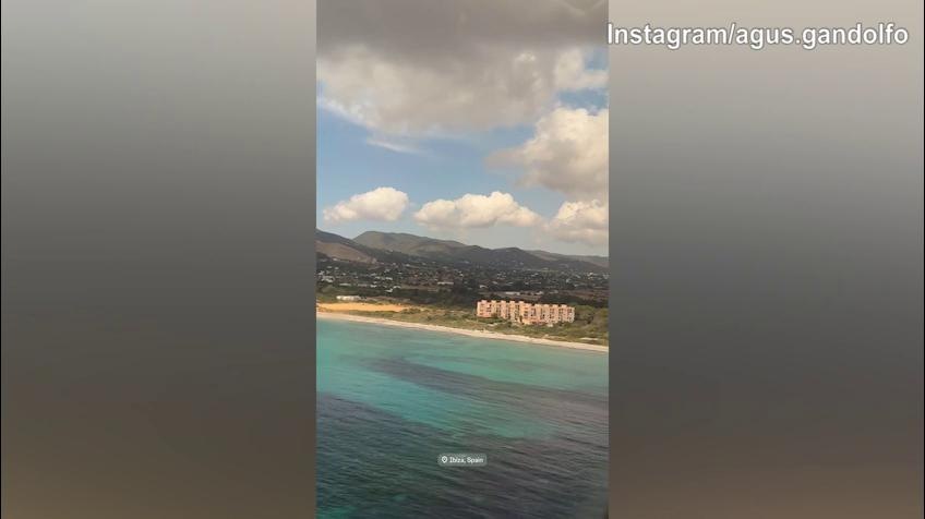 Viaggo ad Ibiza per Lady Martinez: il volo e la festa notturna sui social...