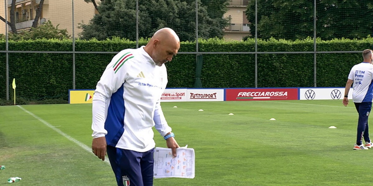 Azzurri in campo: out Locatelli, Donnarumma raggiunge Coverciano