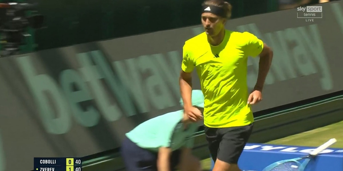 Zverev scappa in bagno dopo tre minuti contro Cobolli: il possibile motivo