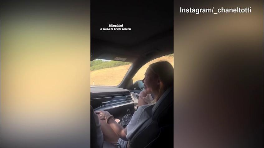 Ilary Blasi non si contiene e canta in auto la canzone di Loredana Bertè