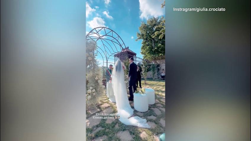 Il matrimonio di Gabbia: ecco il bacio a Federica