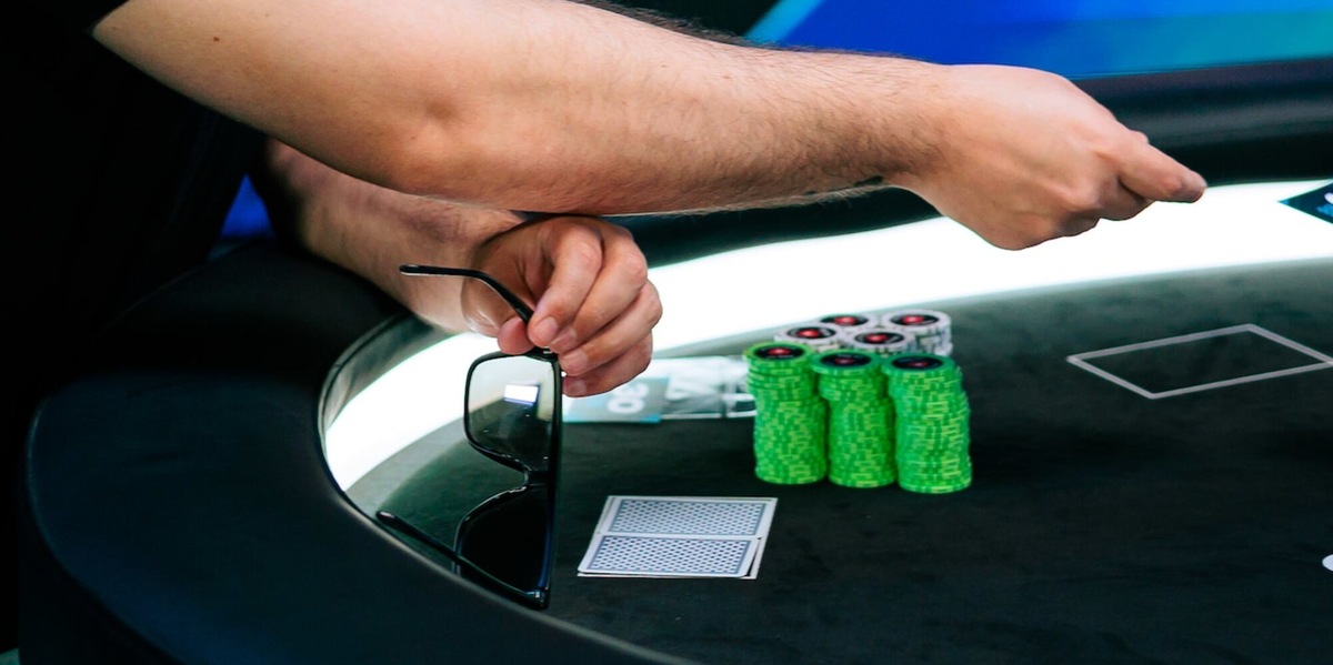 Bufera alle WSOP, sospetto illecito in heads up: bracciale e premi sospesi