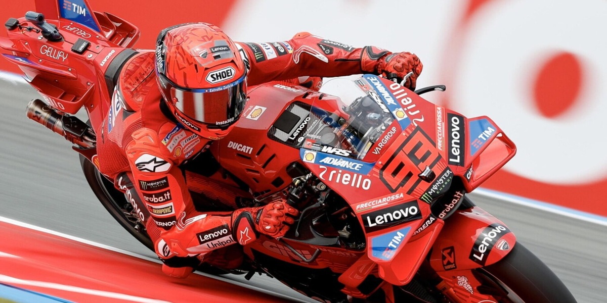 Marc Marquez implacabile anche ad Assen, Alex va ko. Bagnaia a podio