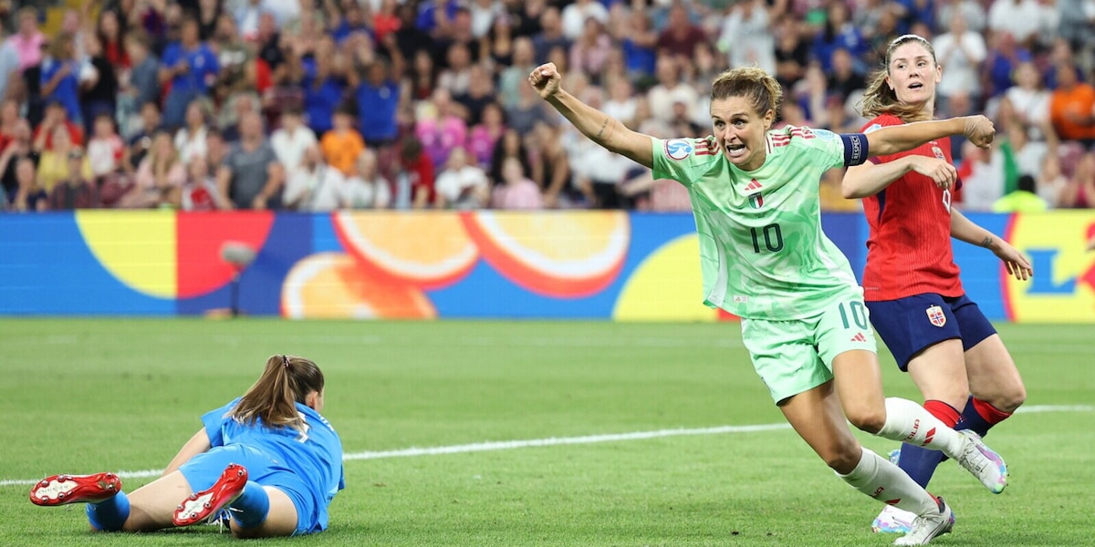 Italia, storica semifinale all'Europeo: Girelli da sogno, doppietta indimenticabile