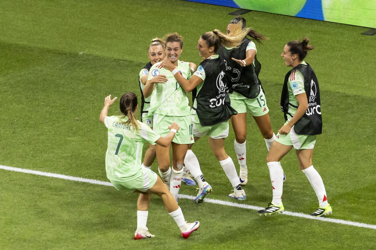 Italia, storica semifinale all'Europeo: Girelli da sogno, doppietta indimenticabile