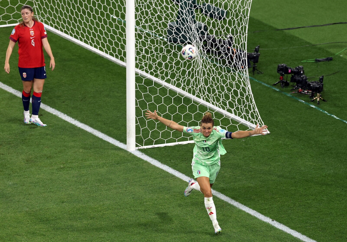 Italia, storica semifinale all'Europeo: Girelli da sogno, doppietta indimenticabile