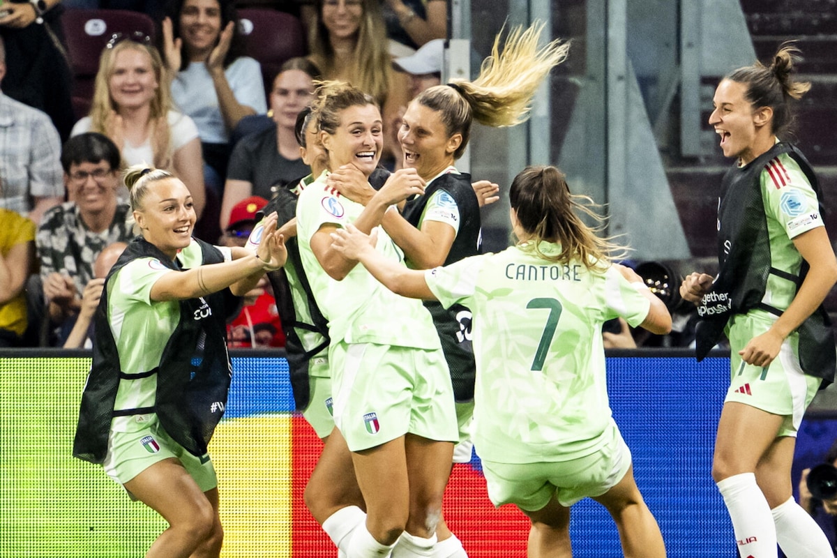 Italia, storica semifinale all'Europeo: Girelli da sogno, doppietta indimenticabile