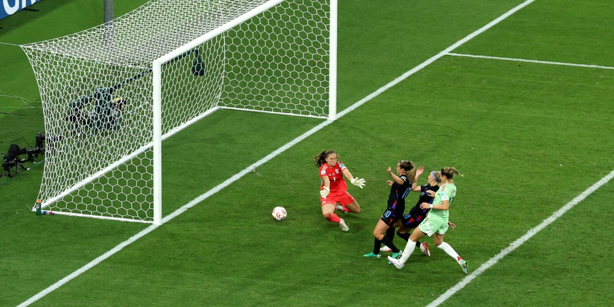 La sfortuna e un rigore inventato eliminano l'Italia: in finale all'Europeo ci va l'Inghilterra