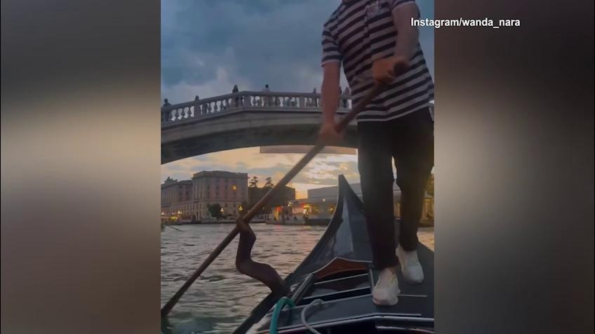 Wanda Nara a Venezia, immancabile il giro in gondola