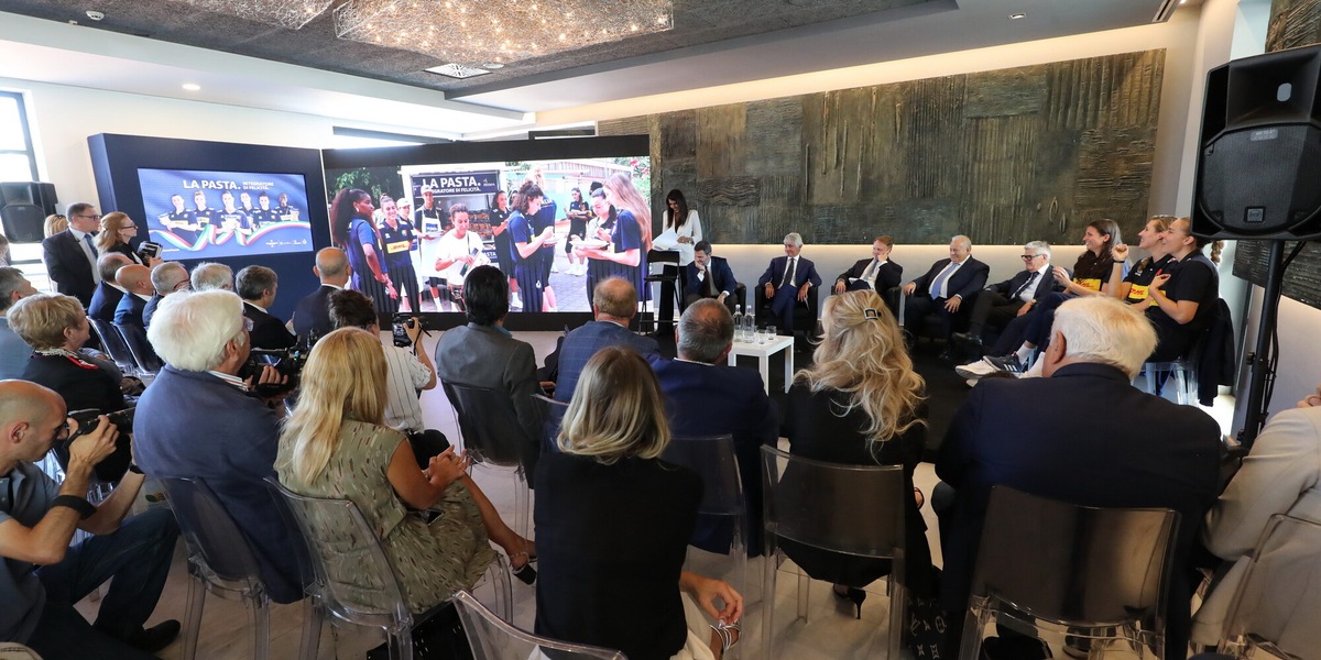 Nazionale femminile: le azzurre testimonial della campagna sulla pasta del MASAF