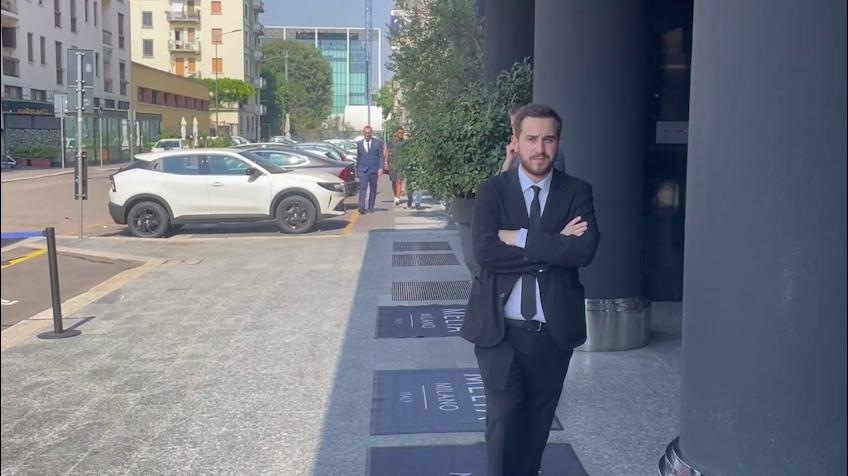 Il Milan accoglie De Winter: l'arrivo in città del calciatore