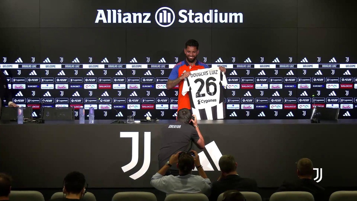 Juventus, Douglas Luiz viagga verso la cessione al Nottingham Forest