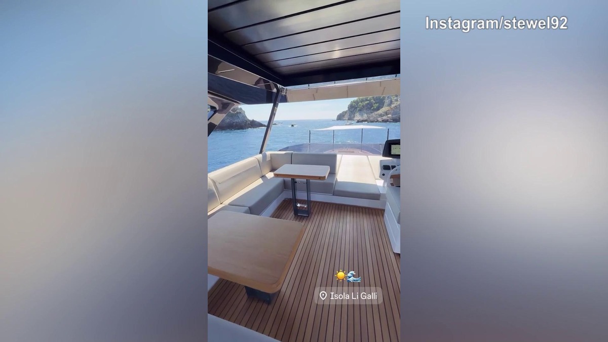 Domenica in costiera amalfitana per El Shaarawy e Ludovica Pagani