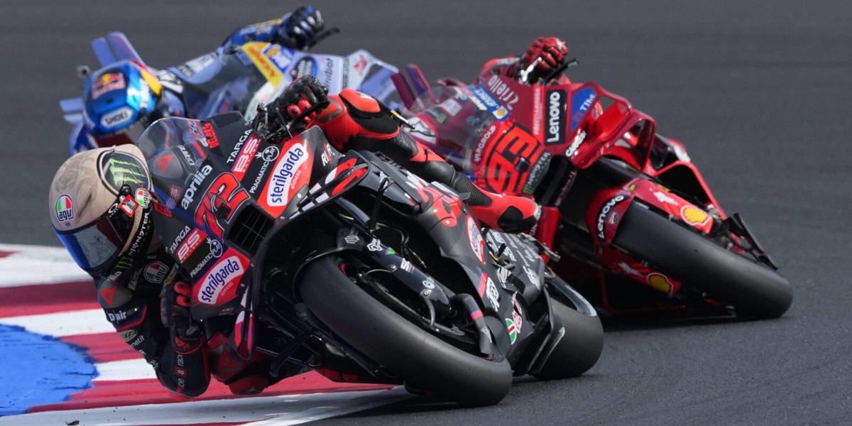 Bezzecchi da sogno a San Marino: pole e Sprint dopo un super duello con Marquez