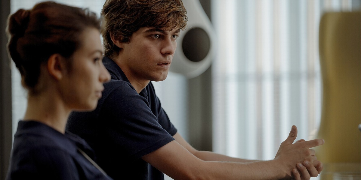 Squali: online il trailer ufficiale del film con James Franco e Lorenzo Zurzolo, tra ambizione e fragilità