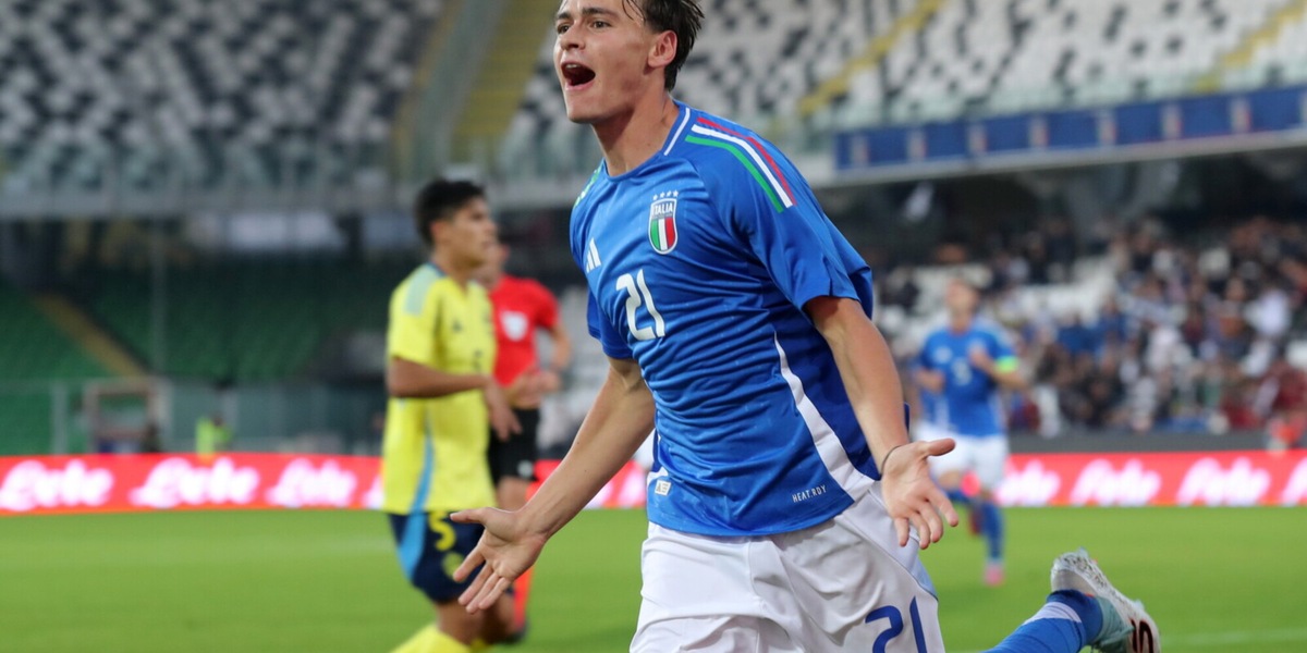 Camarda cucchiaio alla Totti, Pisilli scatenato: U21 show contro la Svezia
