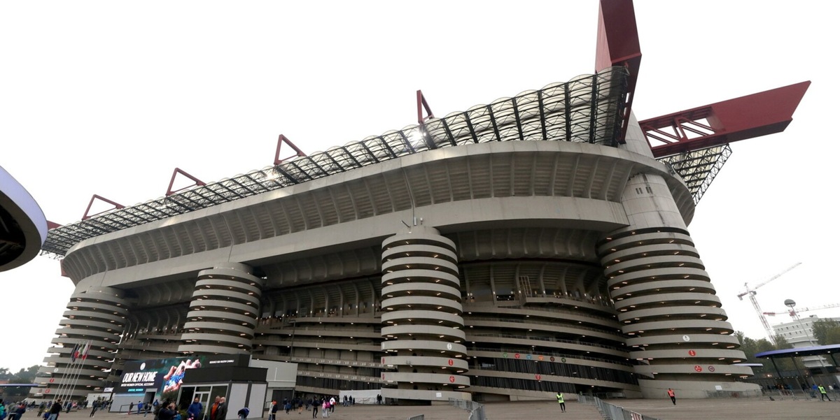 "San Siro da rispettare. Il mio stadio struttura epica": parla Foster