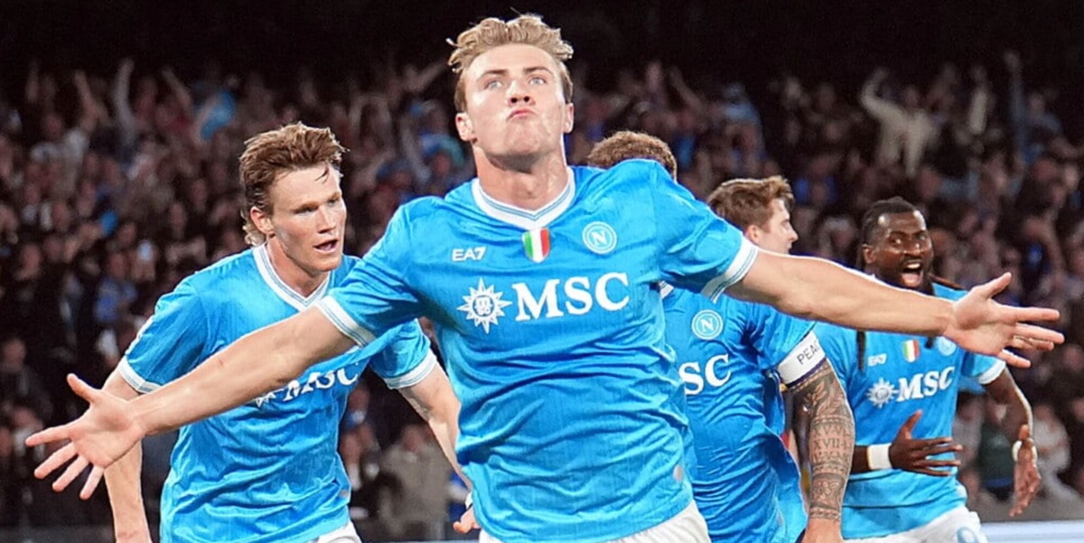 "Hojlund può fare 25 gol, cosa ci fa al Napoli?": la bordata dell'ex leggenda United