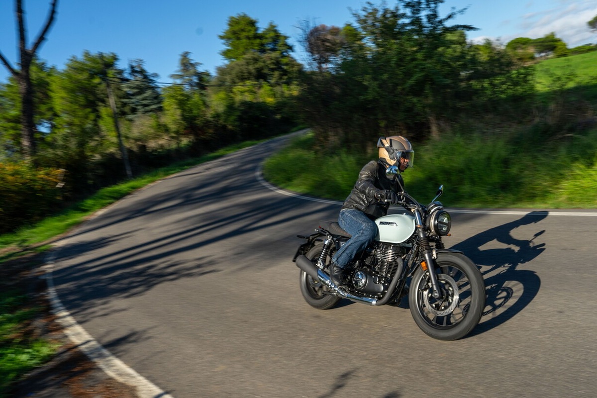 Honda GB350S: le foto della prova