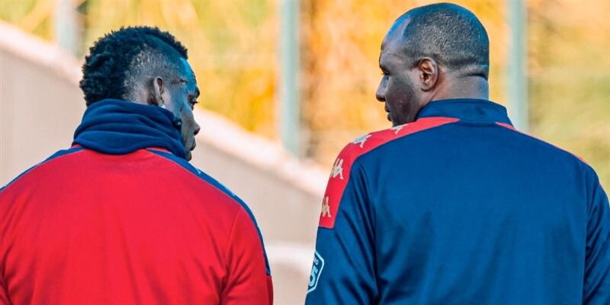 Via Vieira, Balotelli fa festa sui social: “Dio vede e provvede. Sfruttato il lavoro di Gilardino”