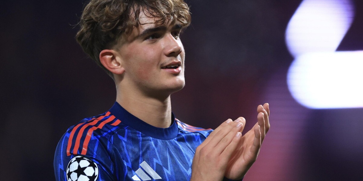 Dowman in campo a 15 anni: chi è il baby prodigio dell’Arsenal che ha battuto ogni record
