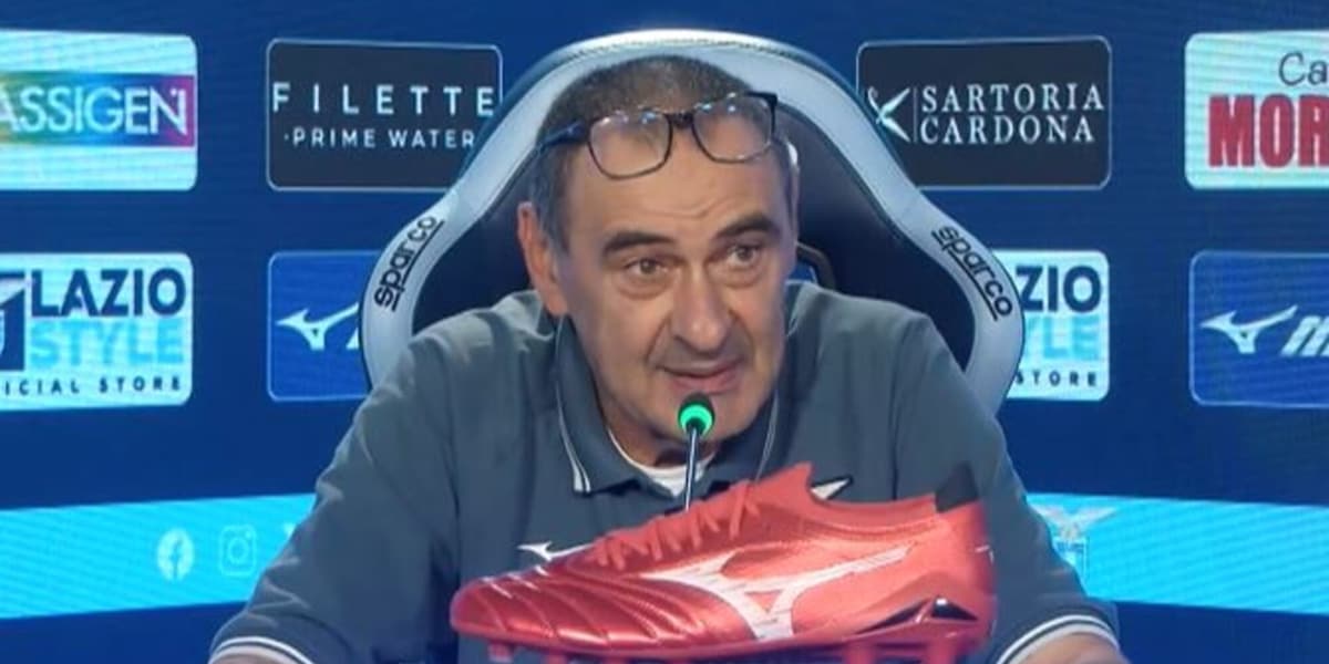 Sarri: “Chivu difficile da valutare. Lazio, servono 25 folli disposti a morire”