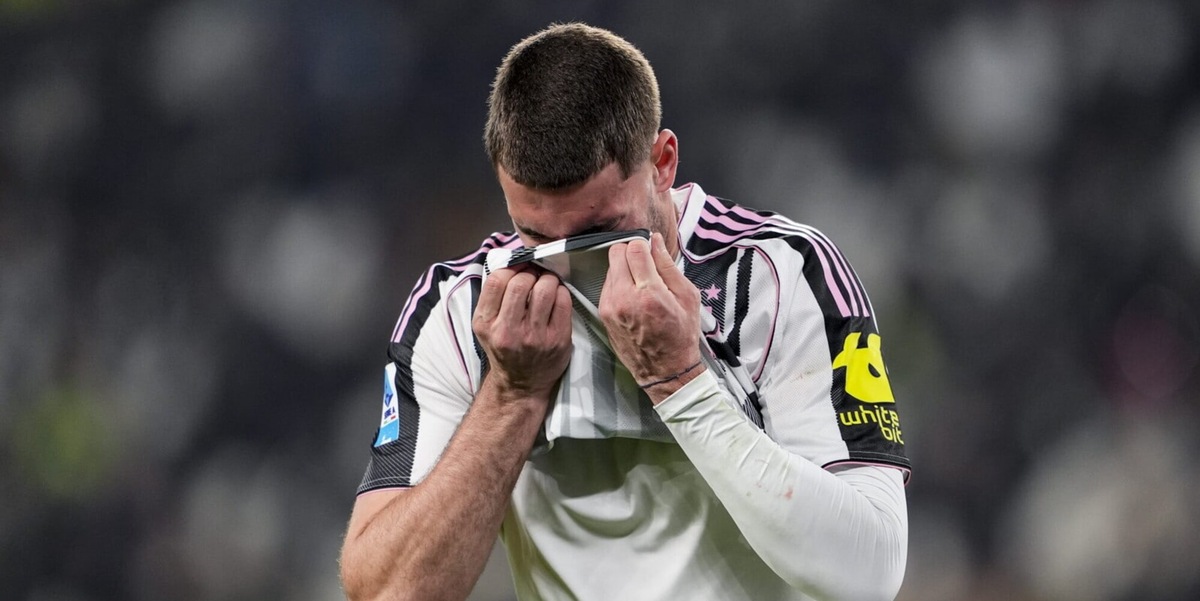 Vlahovic, scatta l'allarme Juve: infortunio serio, cosa si è fatto e quante partite salta
