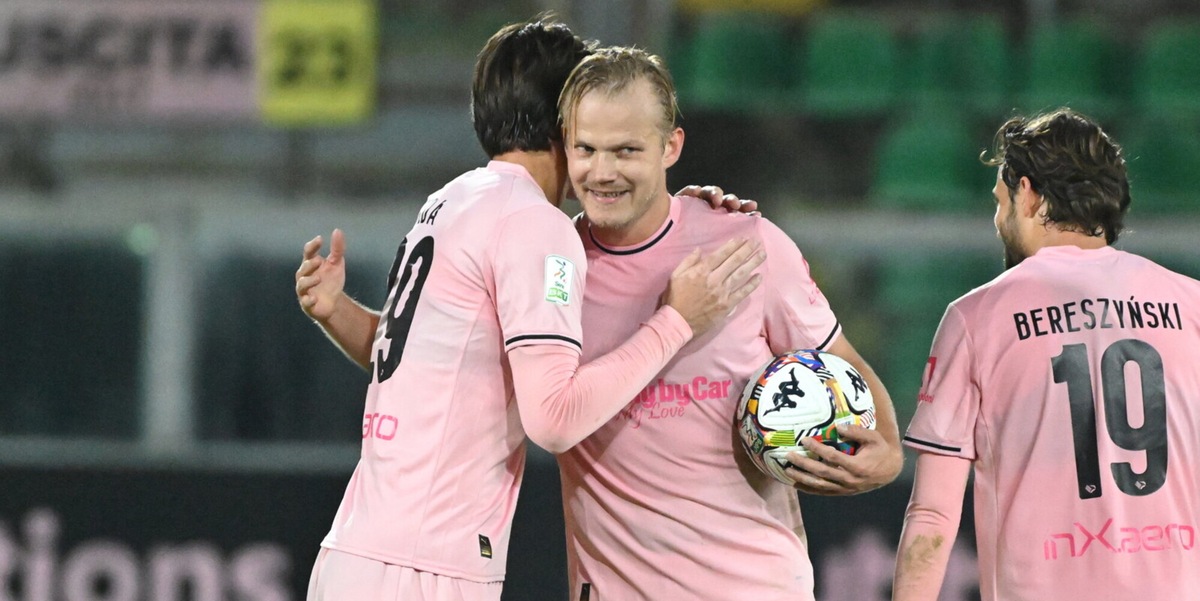 Pohjanpalo, il Palermo si stringe al suo totem per risalire sul treno Serie A