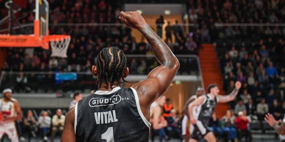 Bertram Derthona Tortona, dopo la sosta c’è la trasferta con la Virtus Bologna: “Una sfida dal grande fascino”